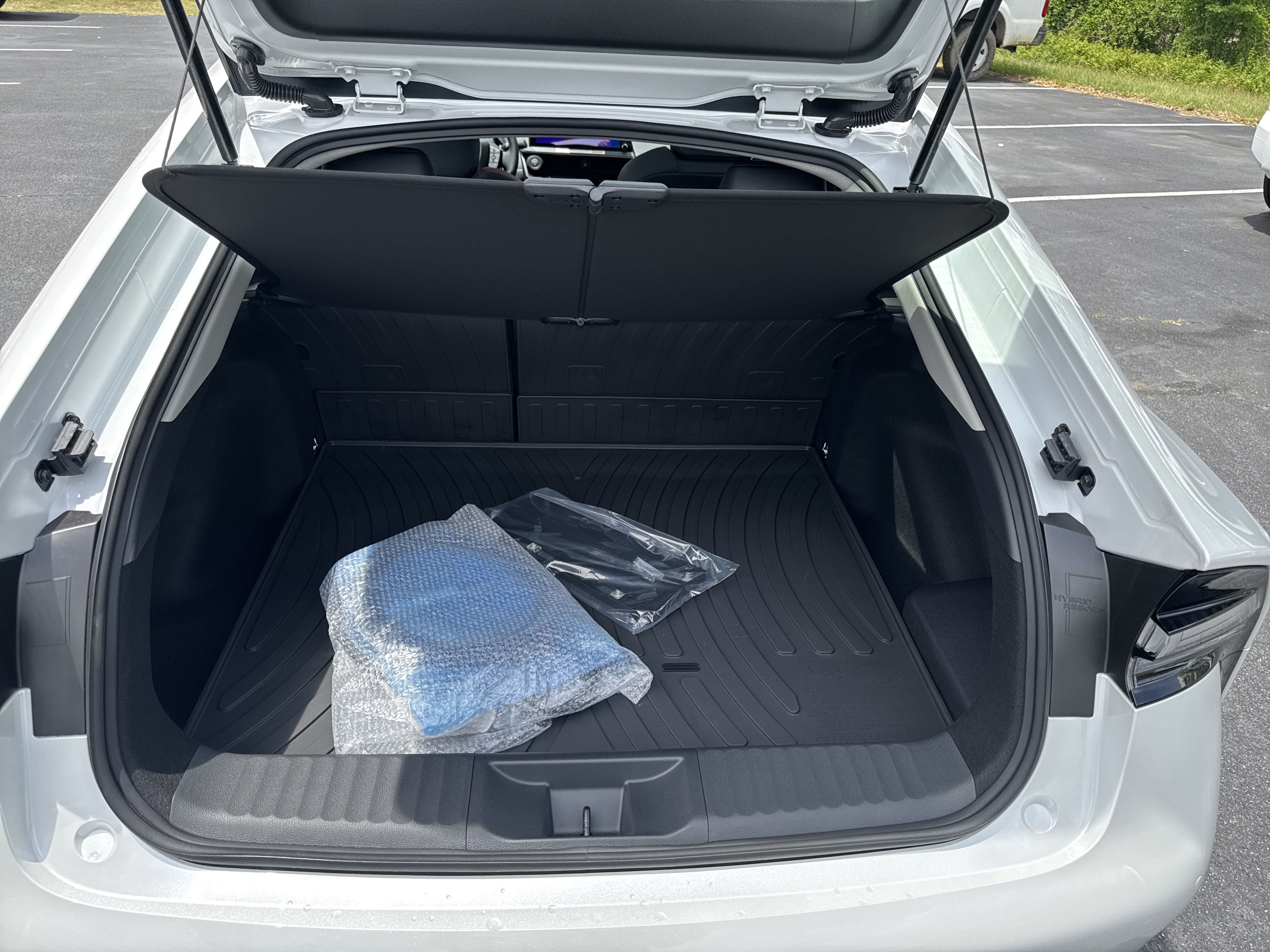 New 2025 Toyota Prius Plug-In Hybrid FWD image 39
