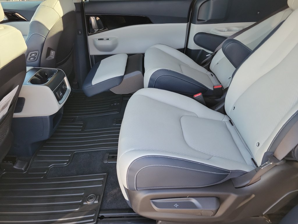 New 2026 Kia Carnival SX Prestige FWD image 14