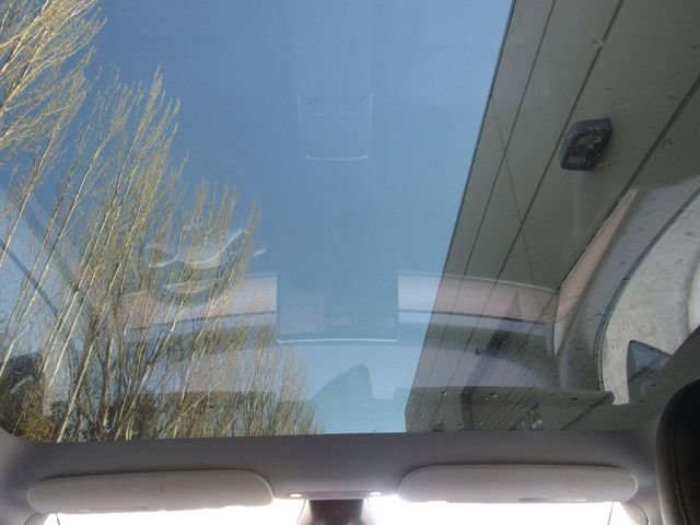 Used 2024 Tesla Model Y Long Range image 27