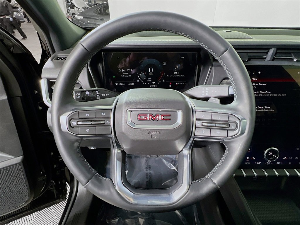 Used 2025 GMC Terrain Elevation w/ Elevation Premium Package image 11