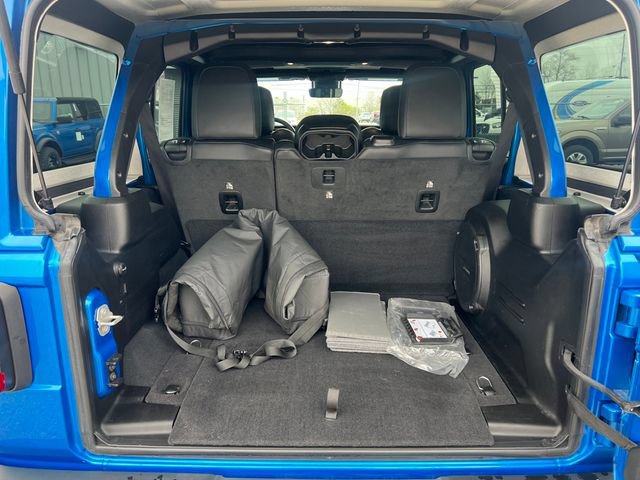 Used 2024 Jeep Wrangler Unlimited Rubicon AWD/4WD image 23