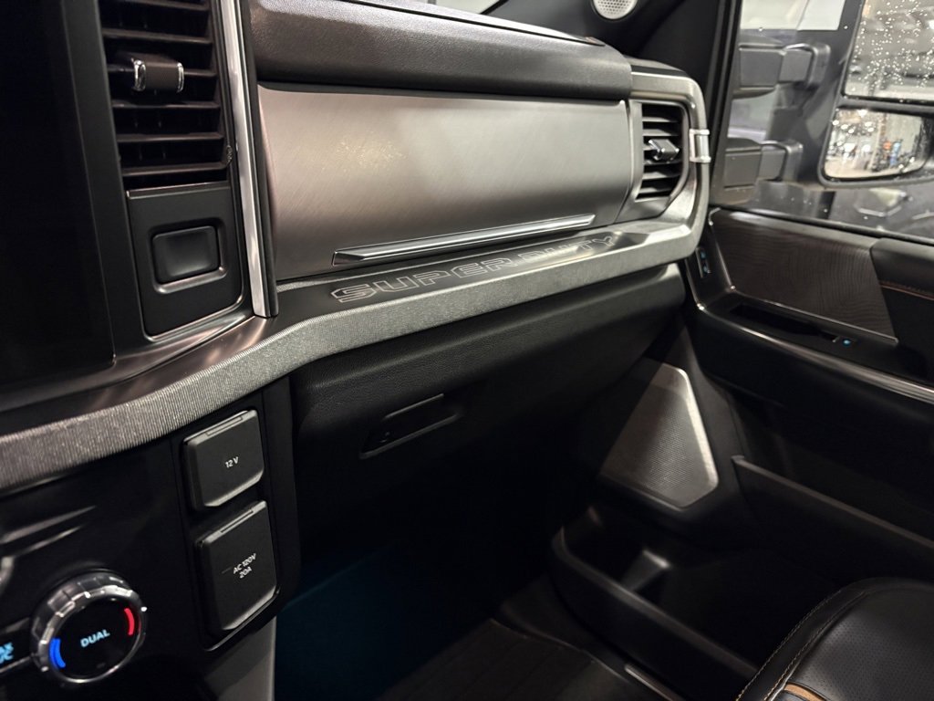 Used 2024 Ford F250 Platinum image 17