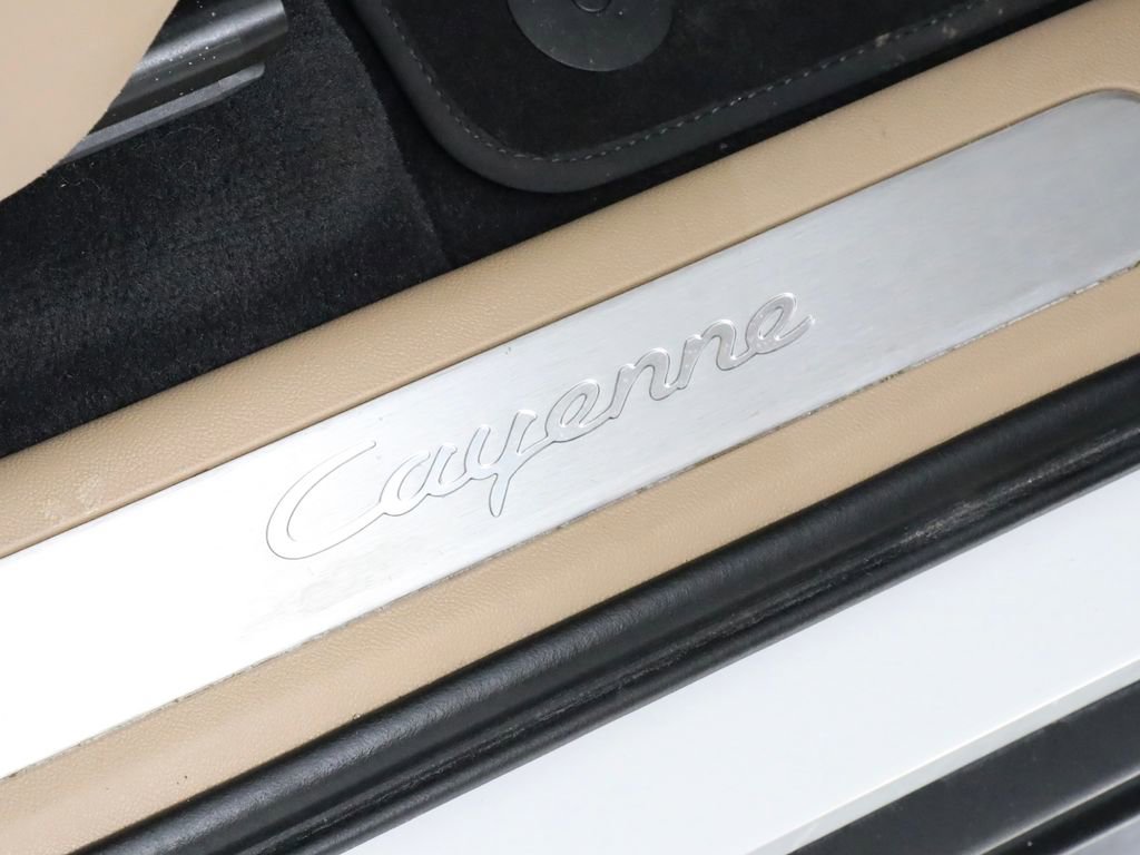 Used 2020 Porsche Cayenne AWD/4WD image 32