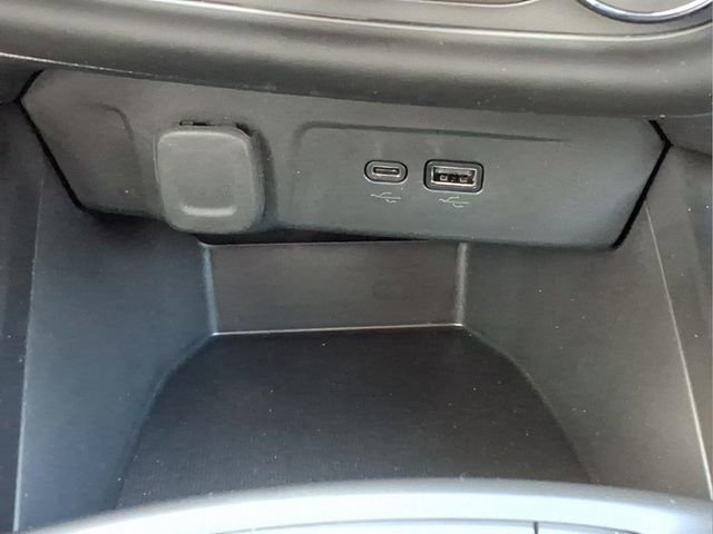 Used 2025 Chevrolet Trax LS w/ LS Convenience Package FWD image 21