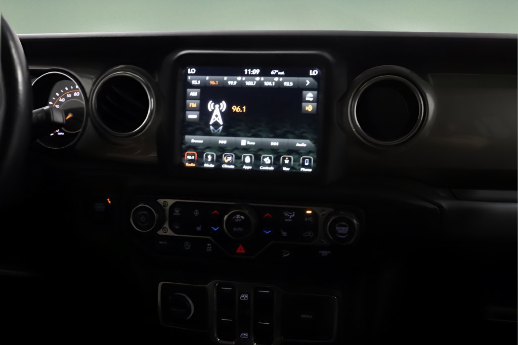 Certified 2018 Jeep Wrangler Unlimited Sahara AWD/4WD image 22