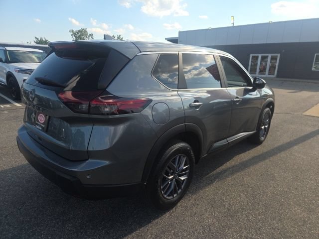 Used 2026 Nissan Rogue SV AWD/4WD image 5