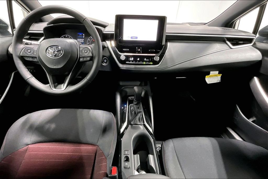 Used 2025 Toyota Corolla SE image 18