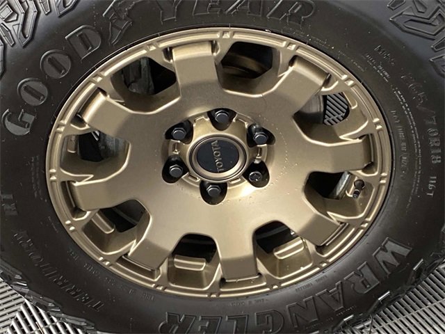 Used 2024 Toyota Tacoma Trailhunter image 32