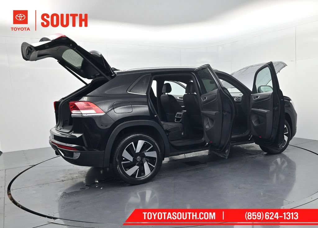 Used 2024 Volkswagen Atlas Cross Sport SE FWD image 62