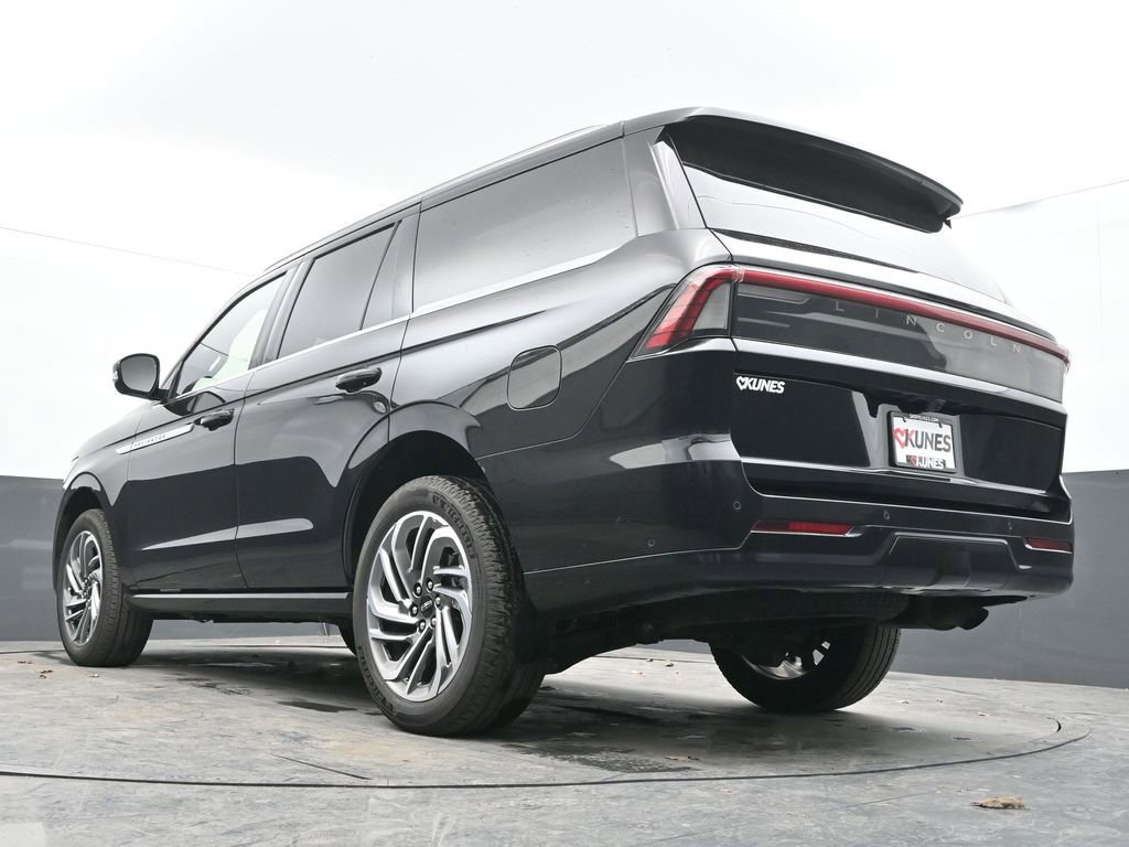 Used 2025 Lincoln Navigator Reserve image 51
