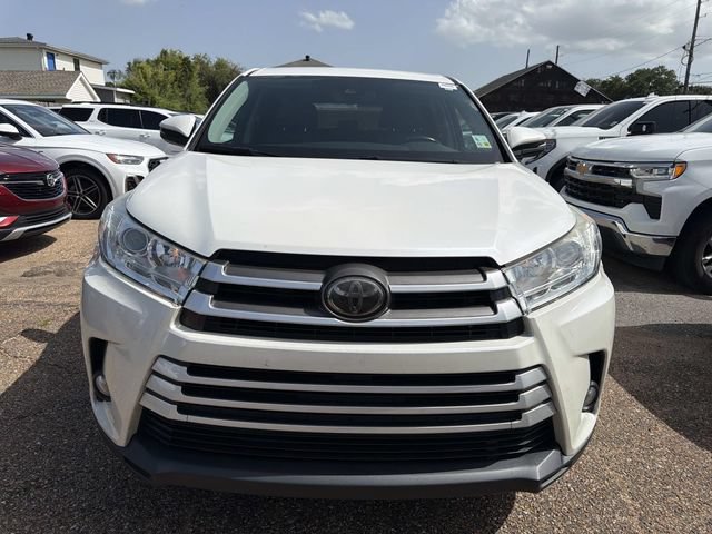 Used 2018 Toyota Highlander Plus FWD image 2