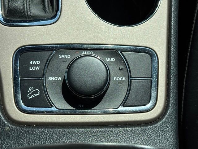 Used 2017 Jeep Grand Cherokee Limited 75th Anniversary AWD/4WD image 28