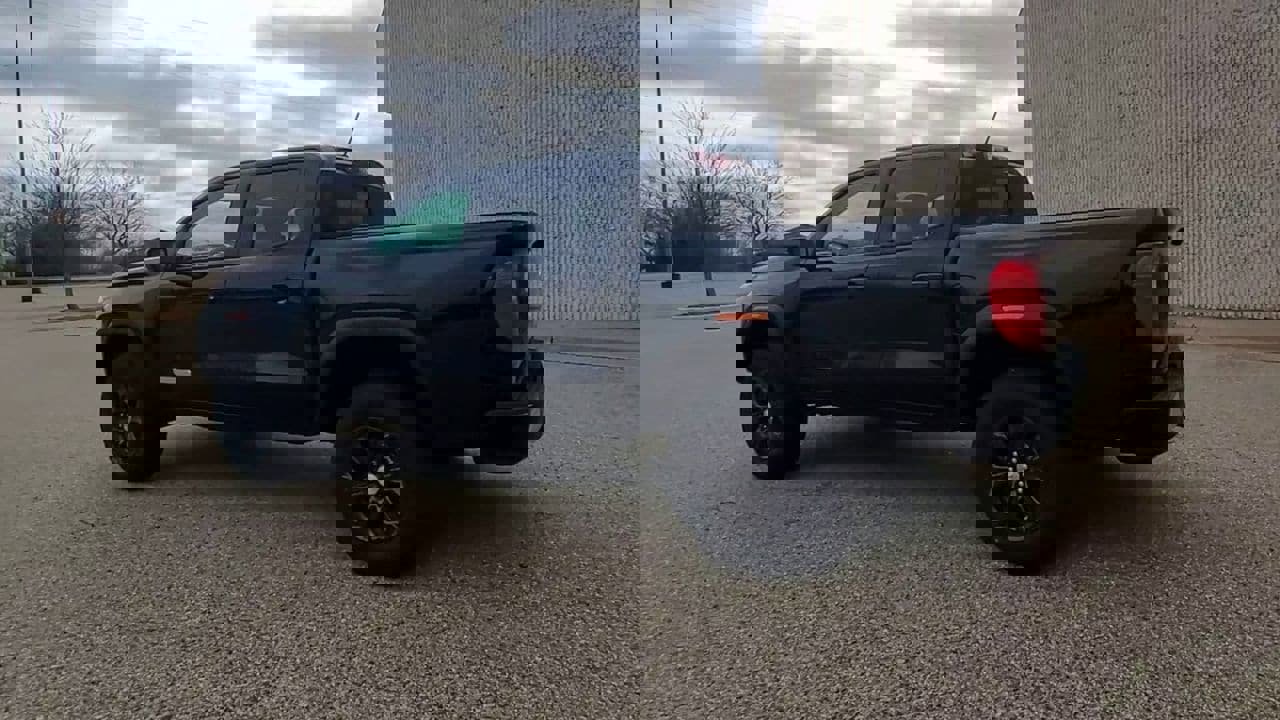 New 2024 GMC Canyon Elevation w/ Convenience Package image 41