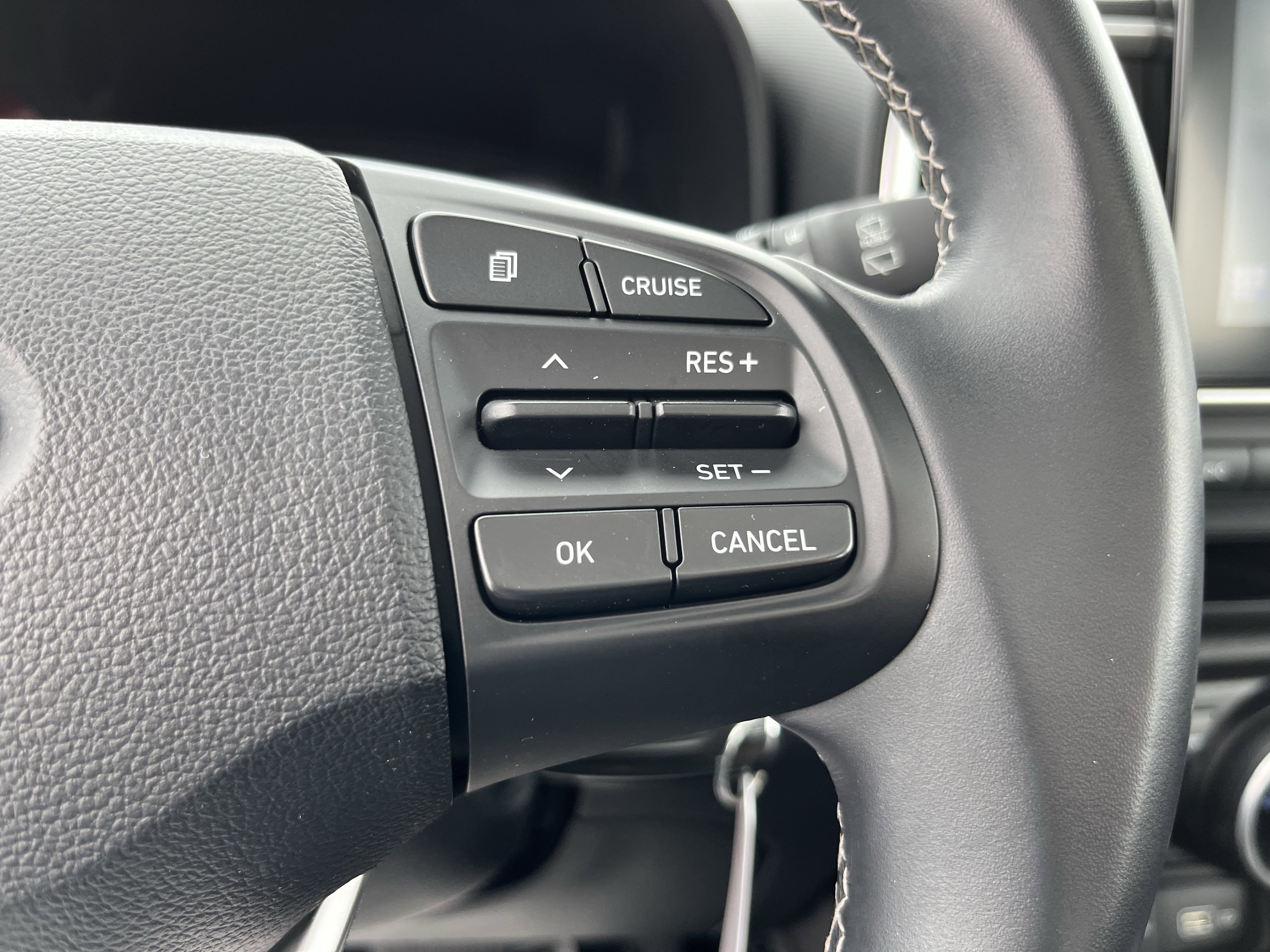 Used 2022 Hyundai Venue SEL image 21