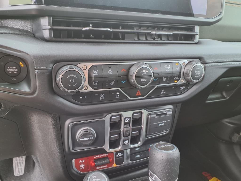 New 2025 Jeep Gladiator Mojave w/ Convenience Group image 12