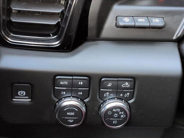 Used 2025 GMC Sierra 1500 AT4 w/ Technology Package AWD/4WD image 9
