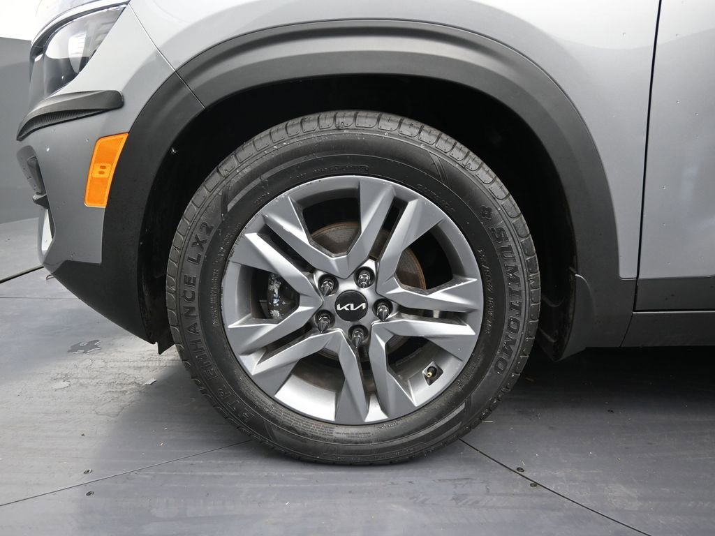 Used 2023 Kia Seltos S FWD image 9