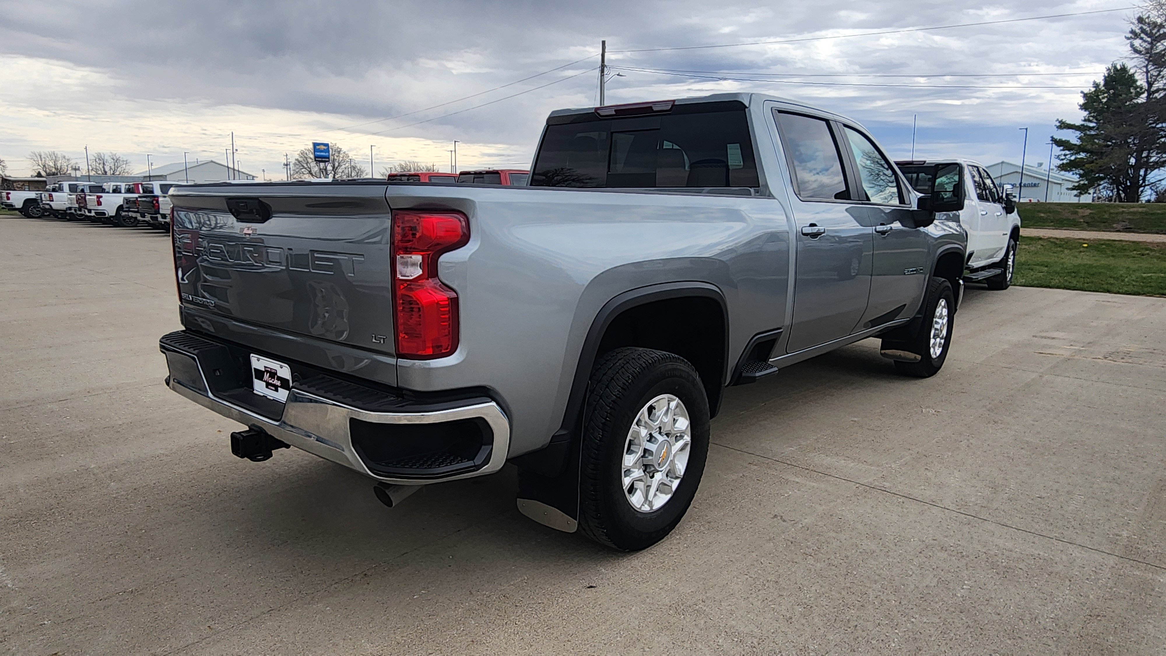 Used 2025 Chevrolet Silverado 2500 LT AWD/4WD image 5
