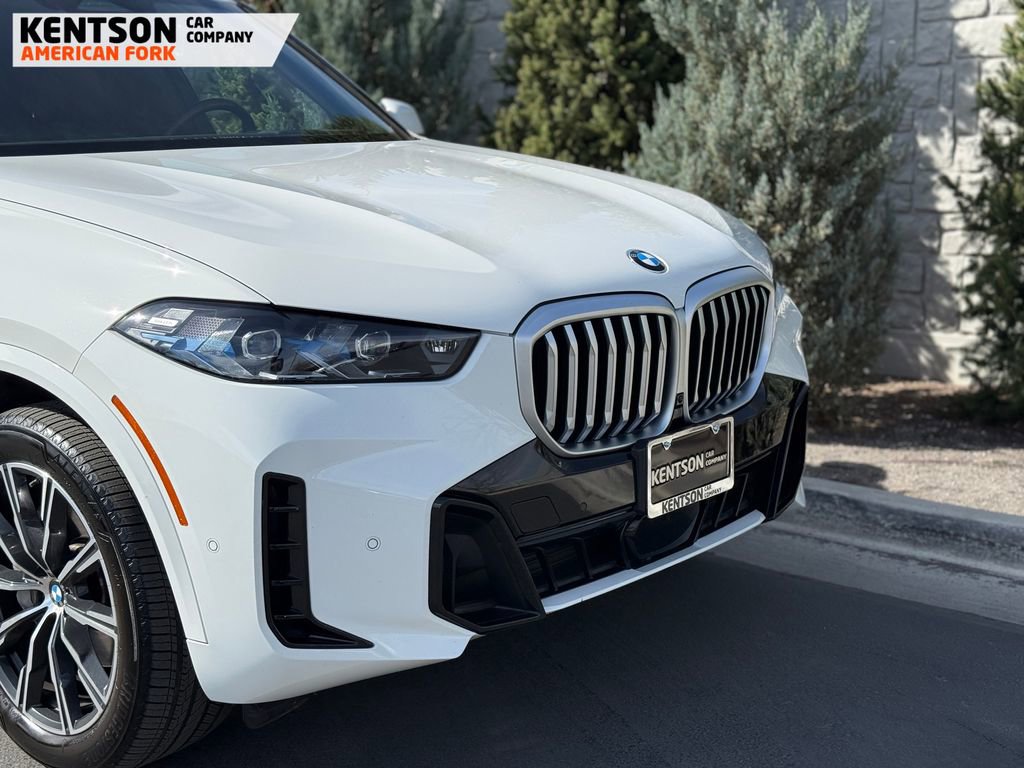 Used 2025 BMW X5 xDrive40i w/ M Sport Package image 15