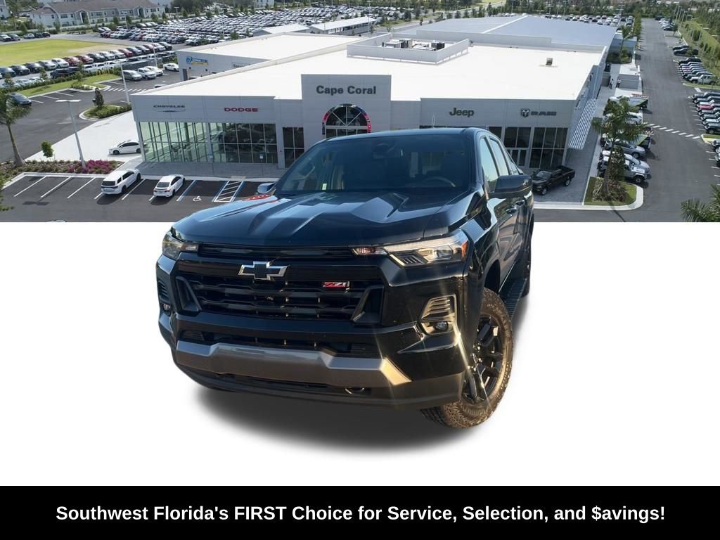 Used 2025 Chevrolet Colorado Z71 w/ Midnight Edition image 2