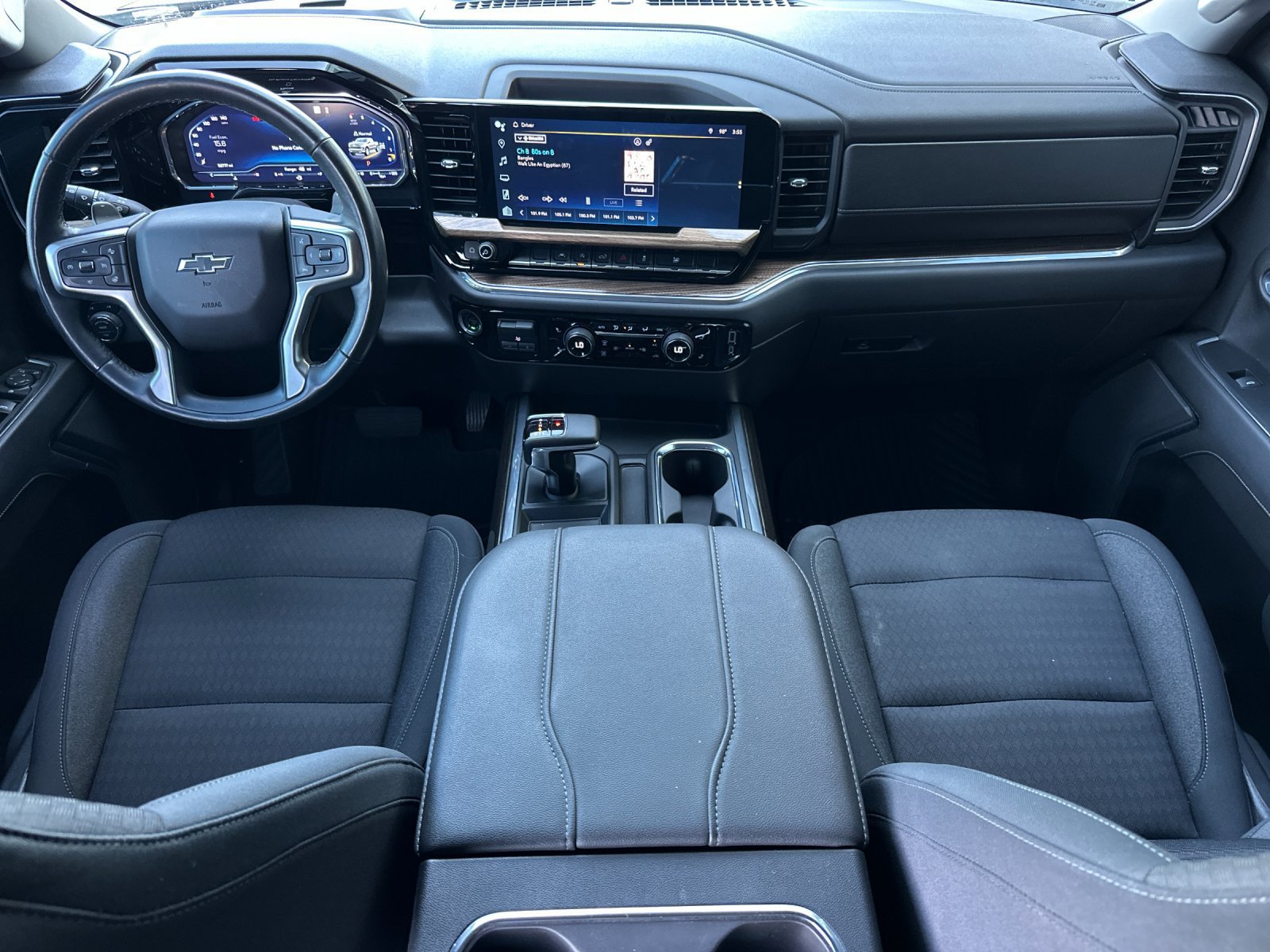 Used 2023 Chevrolet Silverado 1500 RST AWD/4WD image 13