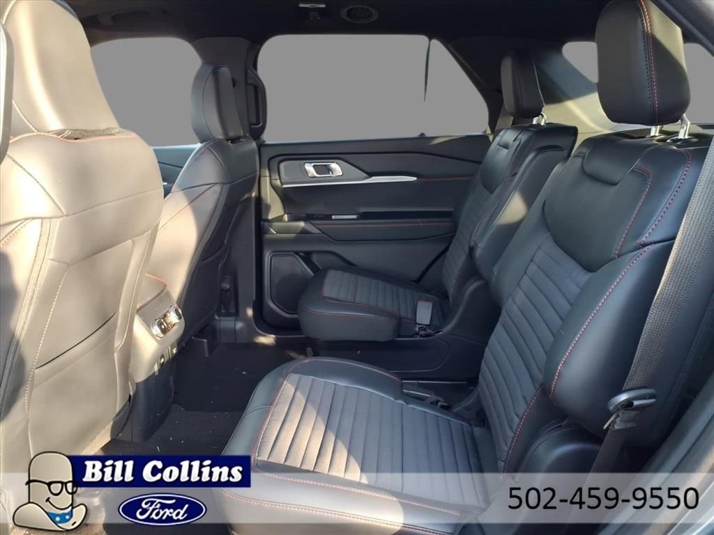 New 2026 Ford Explorer ST-Line w/ ST-Line Street Pack AWD/4WD image 5