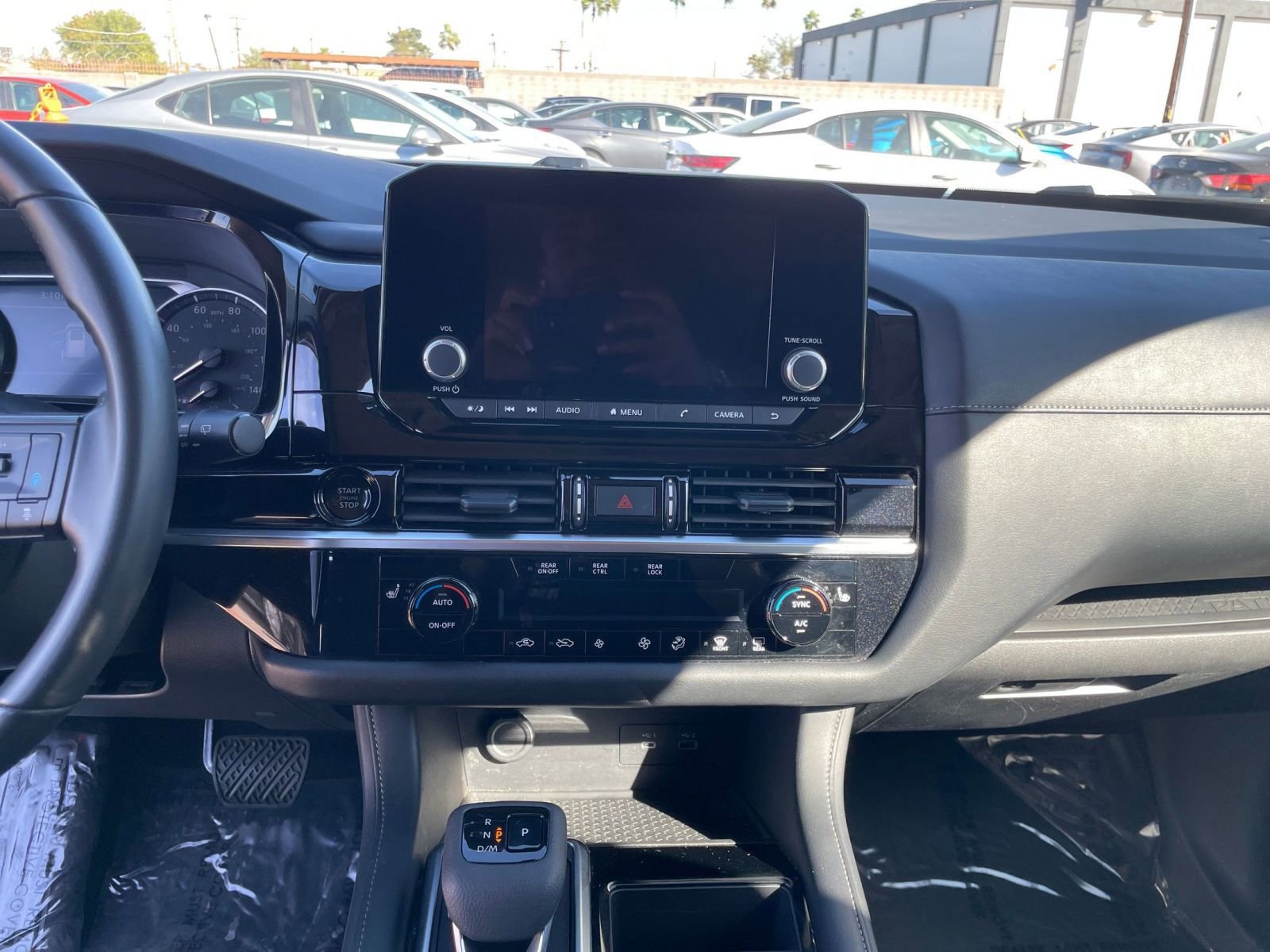 Used 2025 Nissan Pathfinder SV AWD/4WD image 17