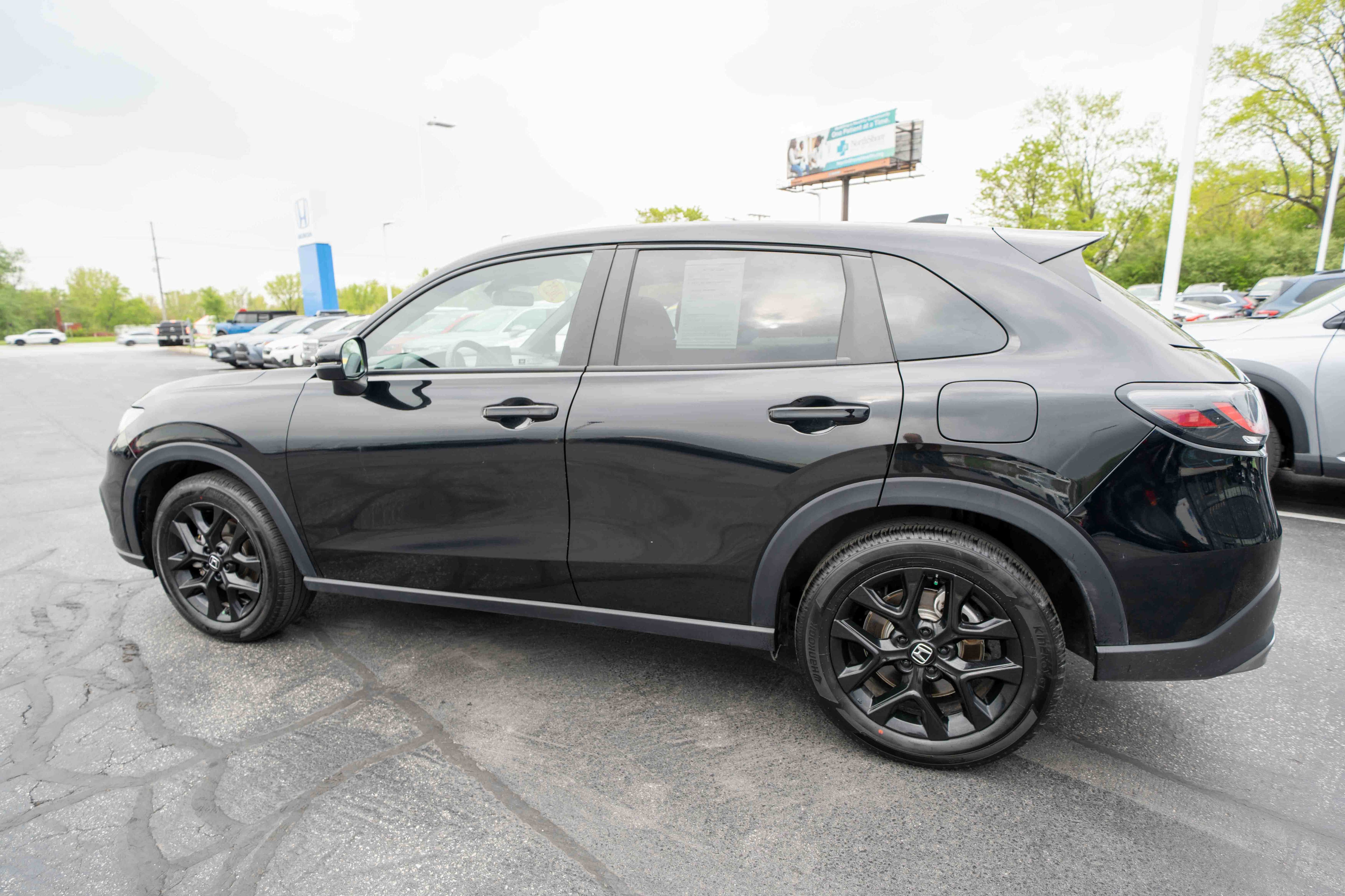 Used 2025 Honda HR-V Sport image 4
