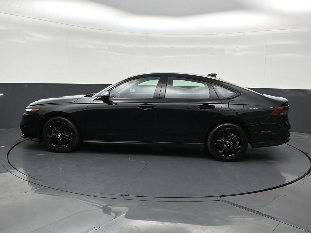 Used 2025 Honda Accord SE image 2