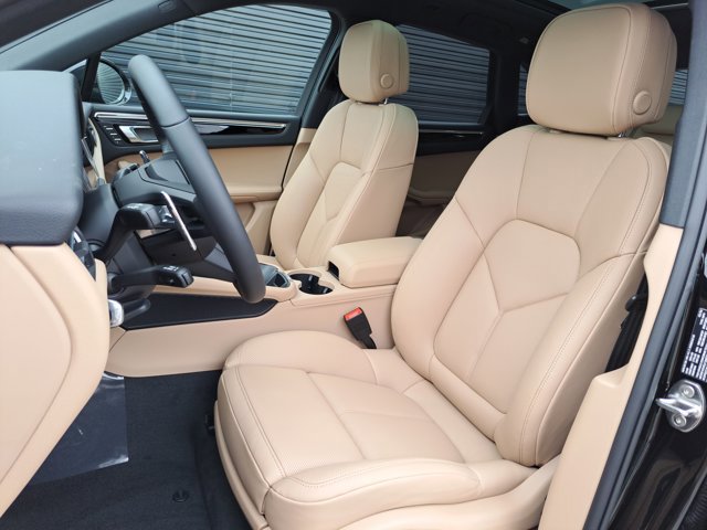 Used 2026 Porsche Macan AWD/4WD image 5