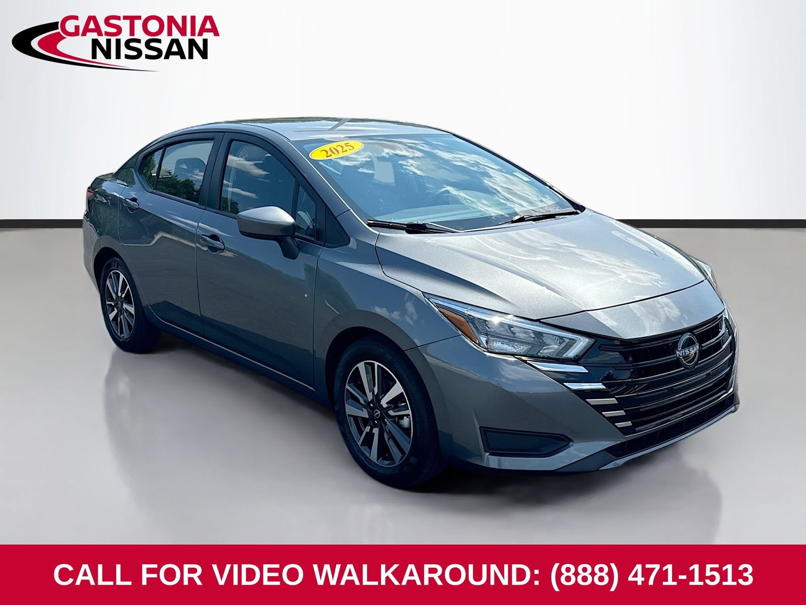 Used 2025 Nissan Versa SV FWD image 1