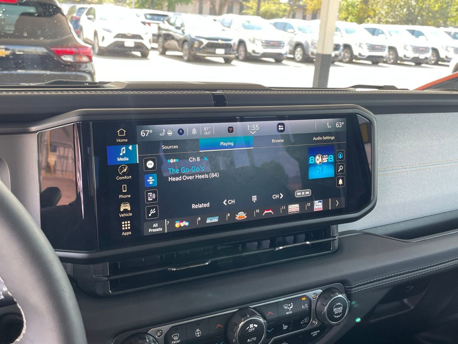 Used 2025 Jeep Wrangler Sahara image 21