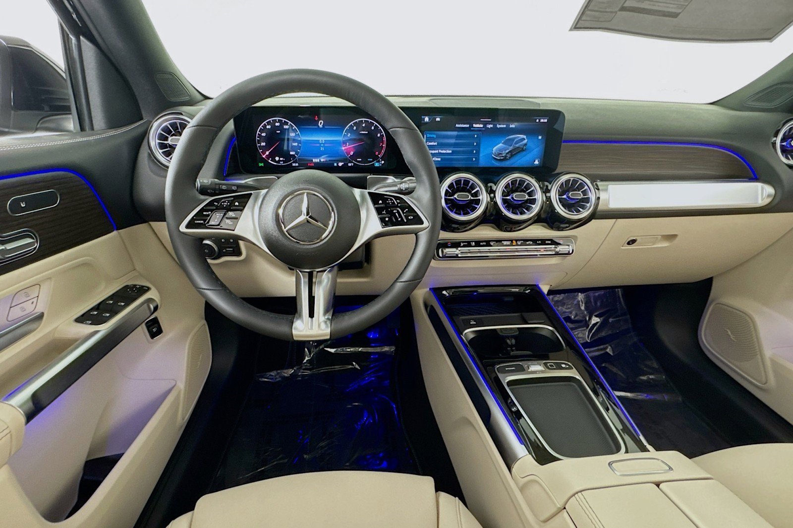 New 2026 Mercedes-Benz GLB 250 4MATIC image 4