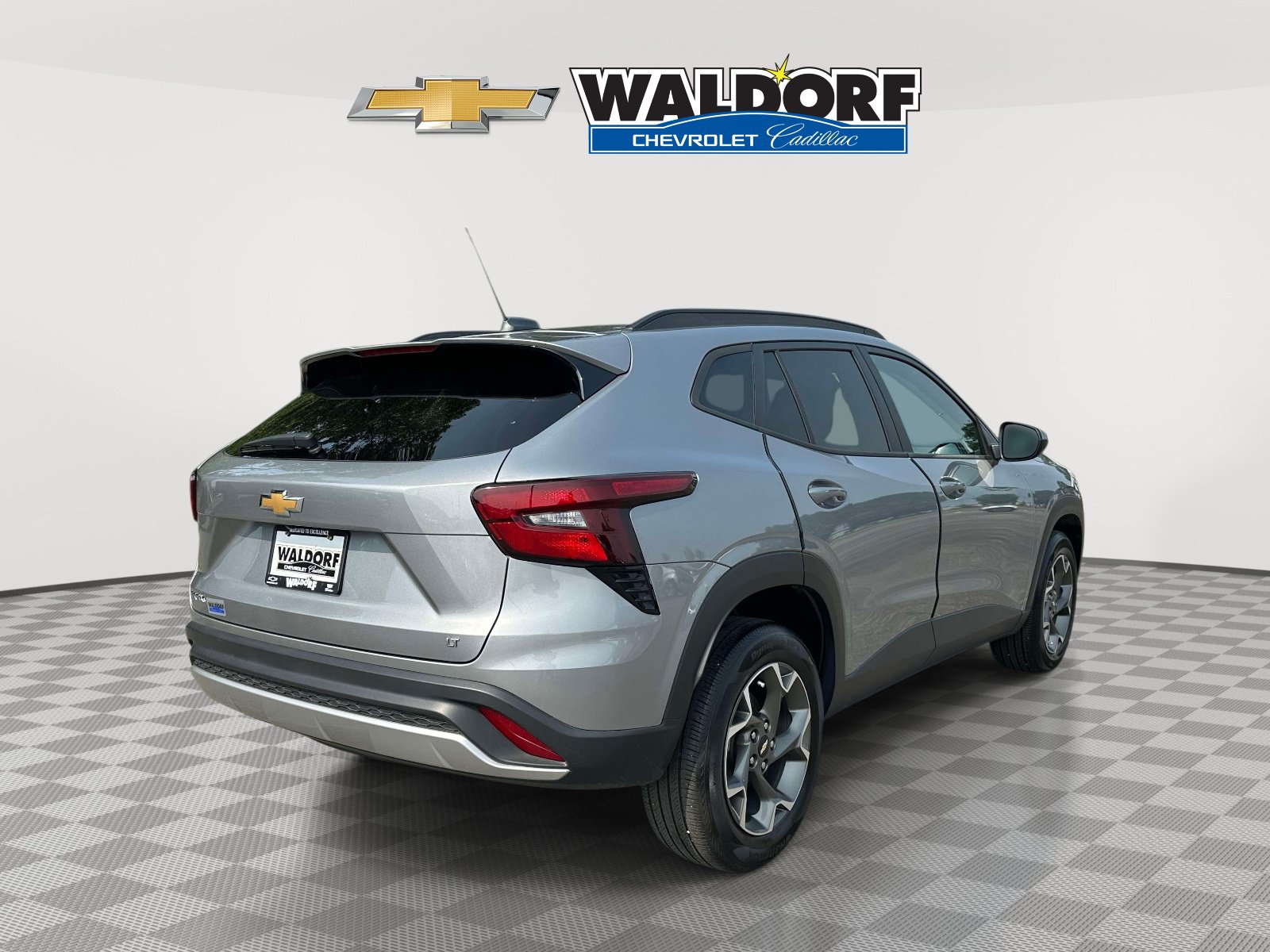 Used 2025 Chevrolet Trax LT FWD image 6