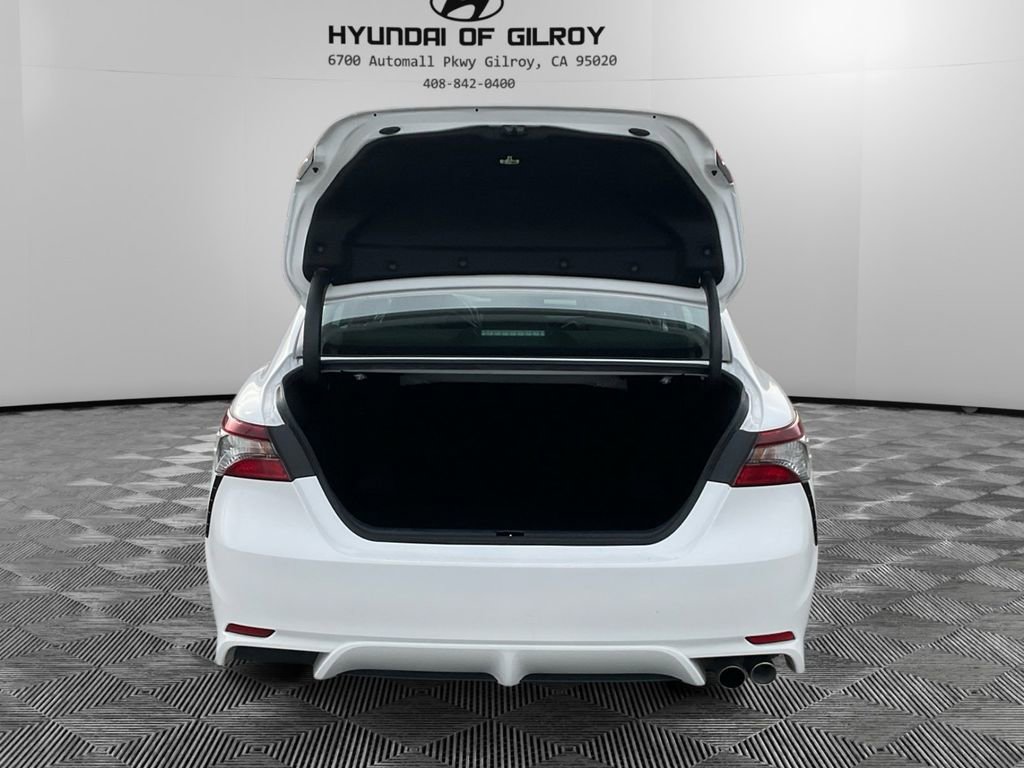 Used 2023 Toyota Camry SE image 9