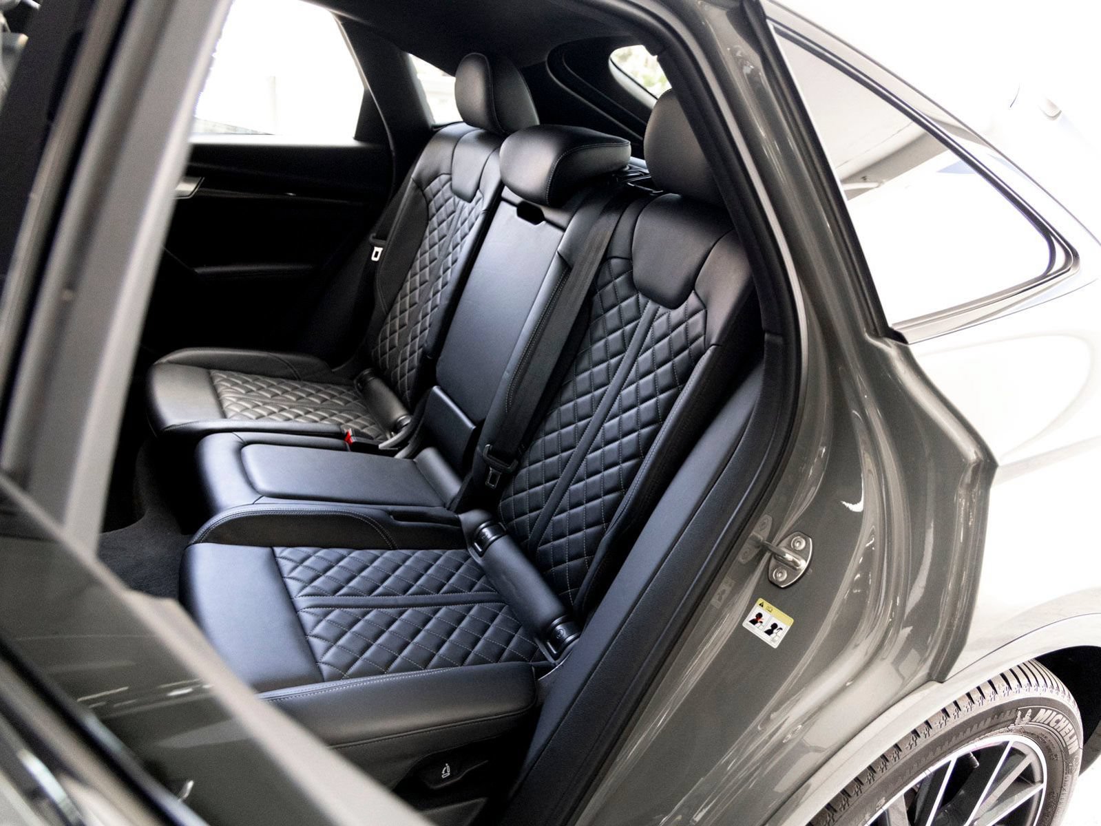 Used 2023 Audi SQ5 Prestige w/ Prestige Package AWD/4WD image 18