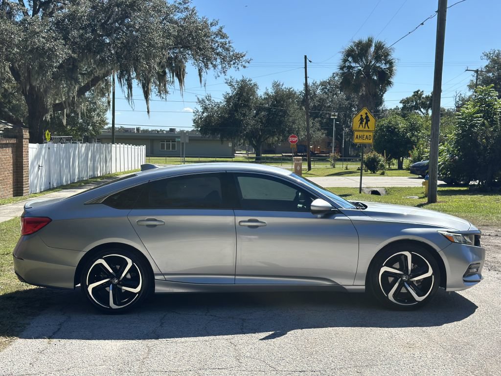 Used 2018 Honda Accord Sport image 6