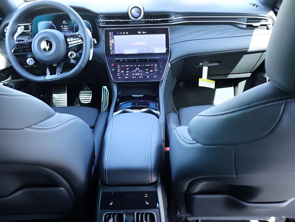 Used 2025 Maserati Grecale Modena image 15