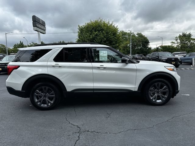 Certified 2023 Ford Explorer XLT w/ Equipment Group 202A AWD/4WD image 4