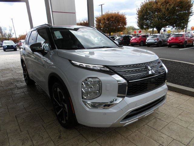 New 2025 Mitsubishi Outlander SEL image 3