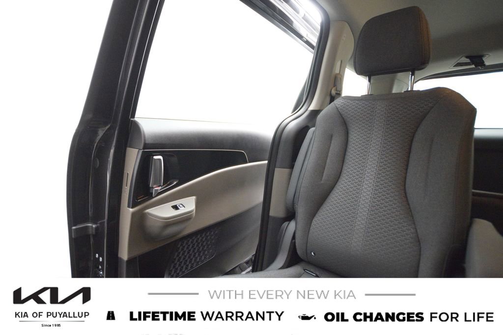 New 2026 Kia Carnival LX FWD image 13