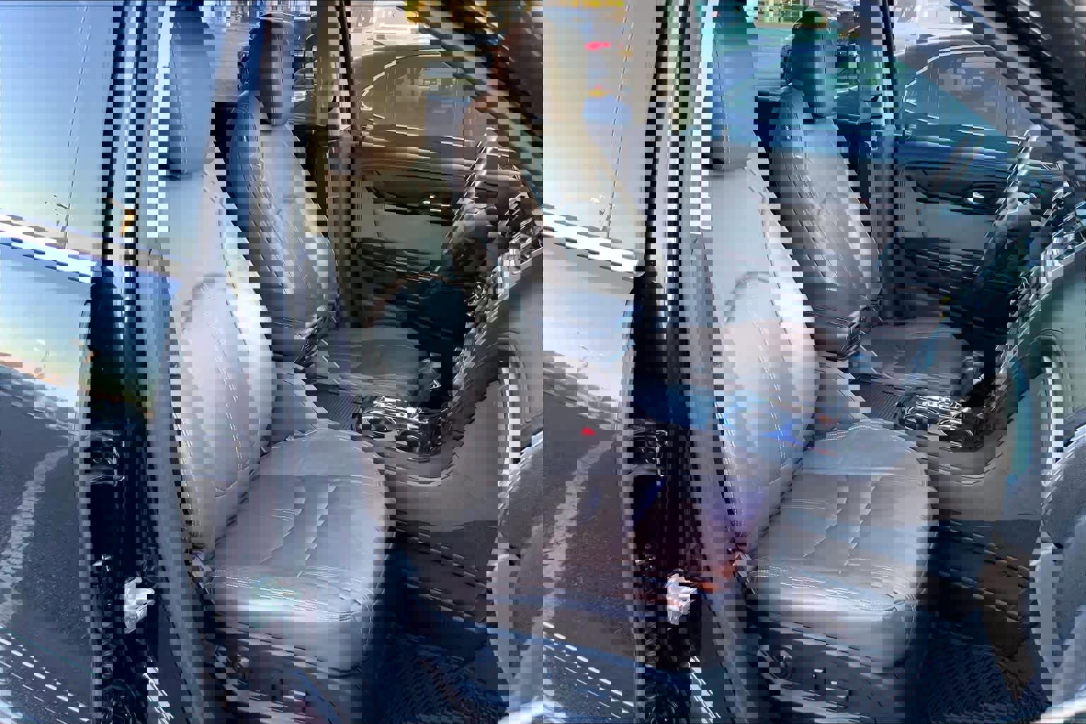 Used 2015 GMC Acadia SLT image 9