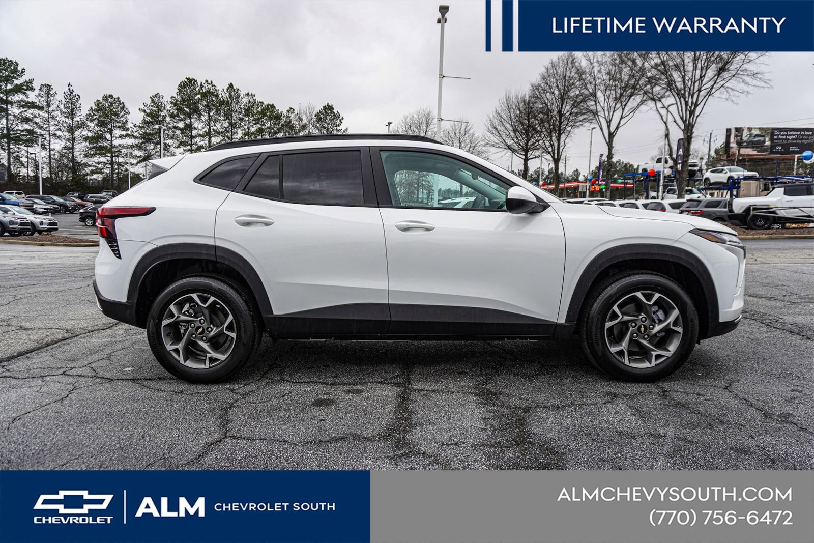 New 2025 Chevrolet Trax LT w/ Driver Confidence Package FWD image 10