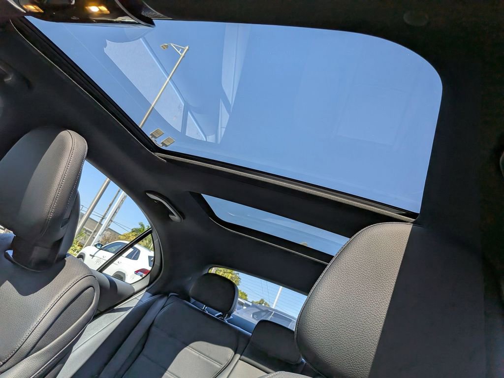 Used 2025 Mercedes-Benz C 300 Sedan image 20