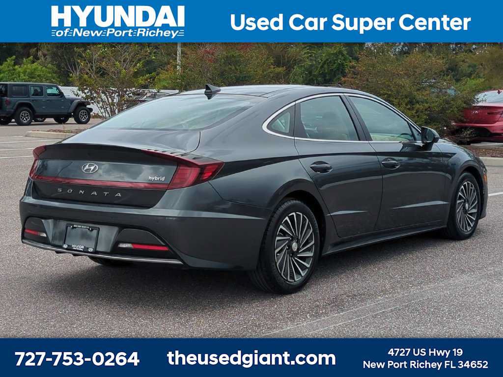 Used 2023 Hyundai Sonata Limited w/ Cargo Package FWD image 5