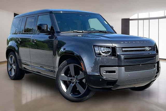 Used 2024 Land Rover Defender 110 V8 AWD/4WD image 3
