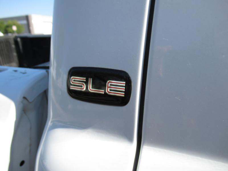 Used 2004 GMC Sierra 2500 SLE w/ Heavy-Duty Power Package image 11