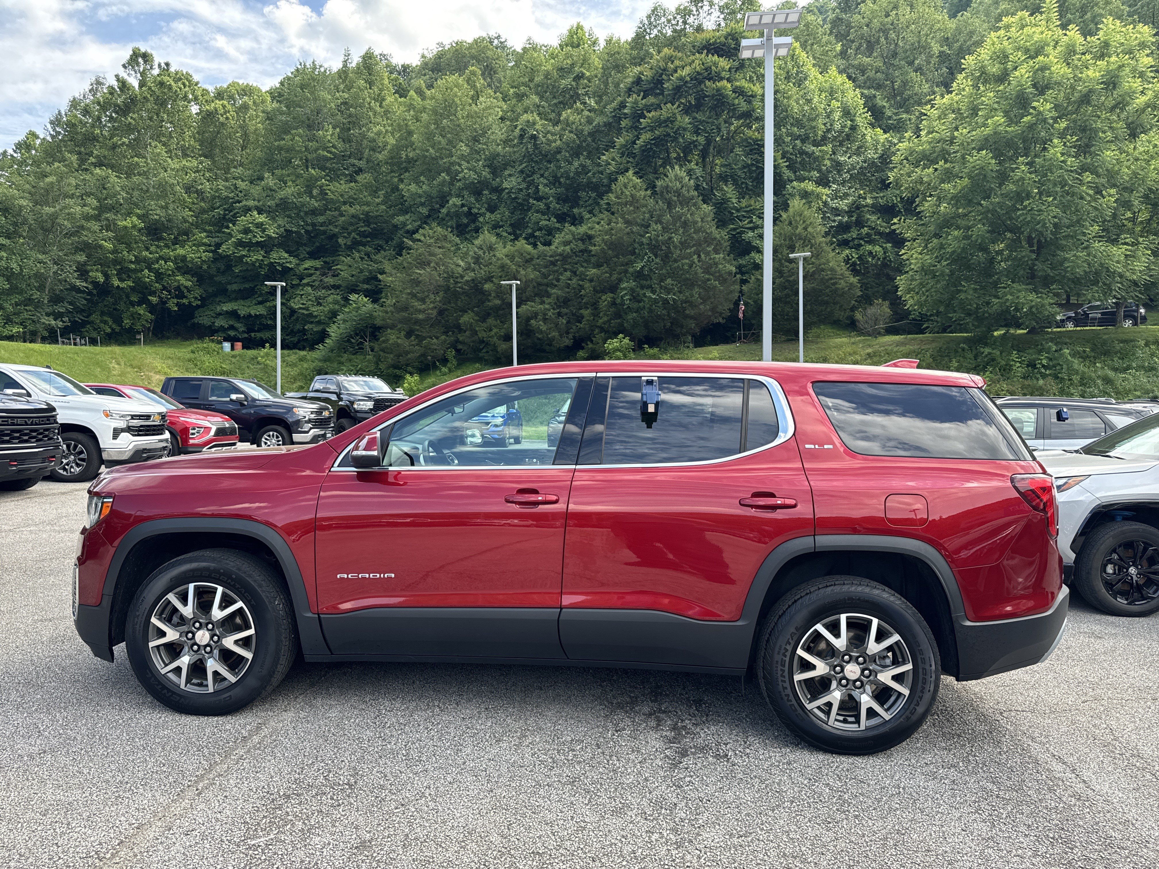 Certified 2023 GMC Acadia SLE AWD/4WD image 9