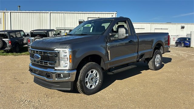 New 2026 Ford F350 XLT image 2