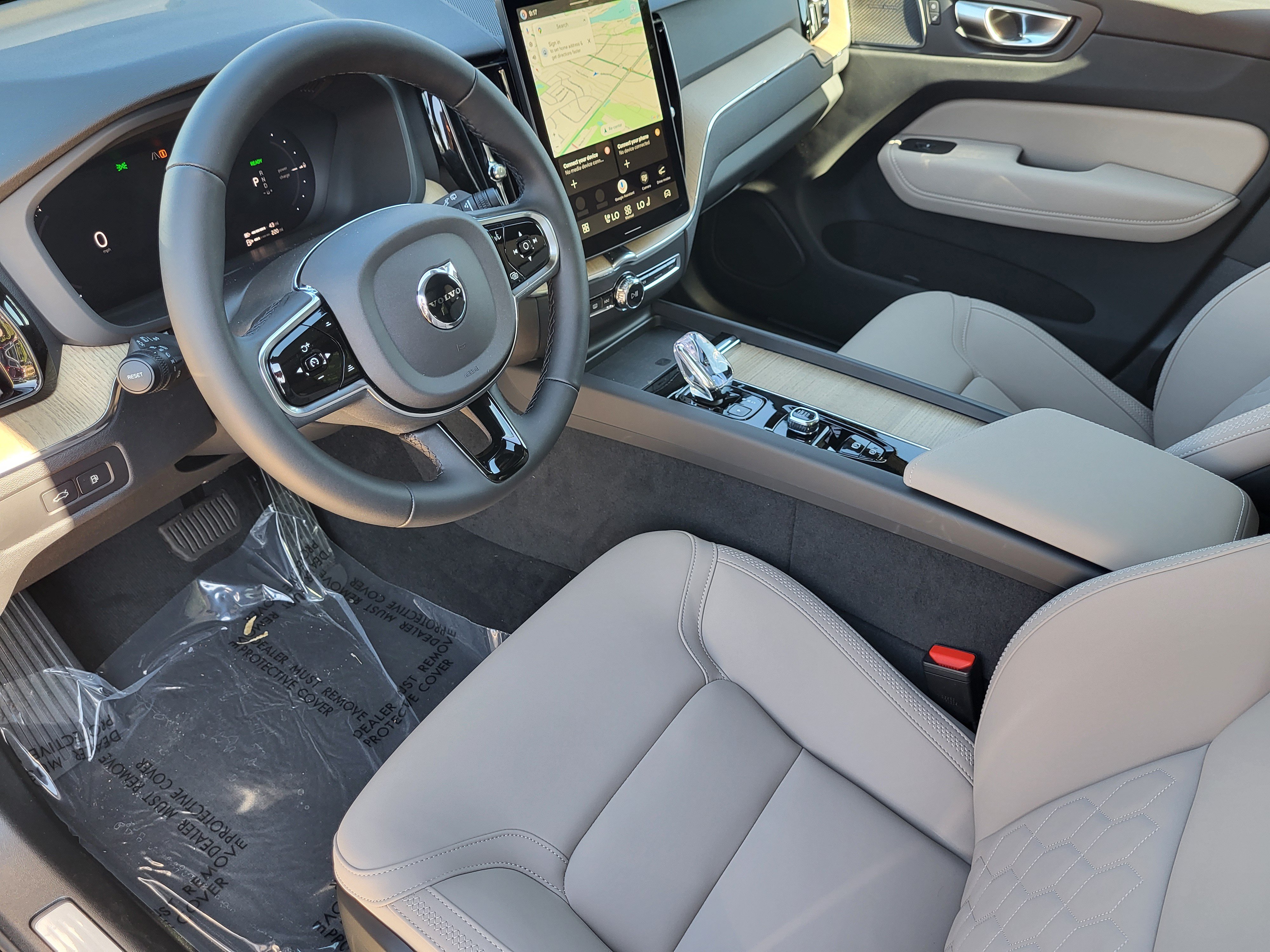 New 2026 Volvo XC60 T8 Plus w/ Protection Package Premier AWD/4WD image 9